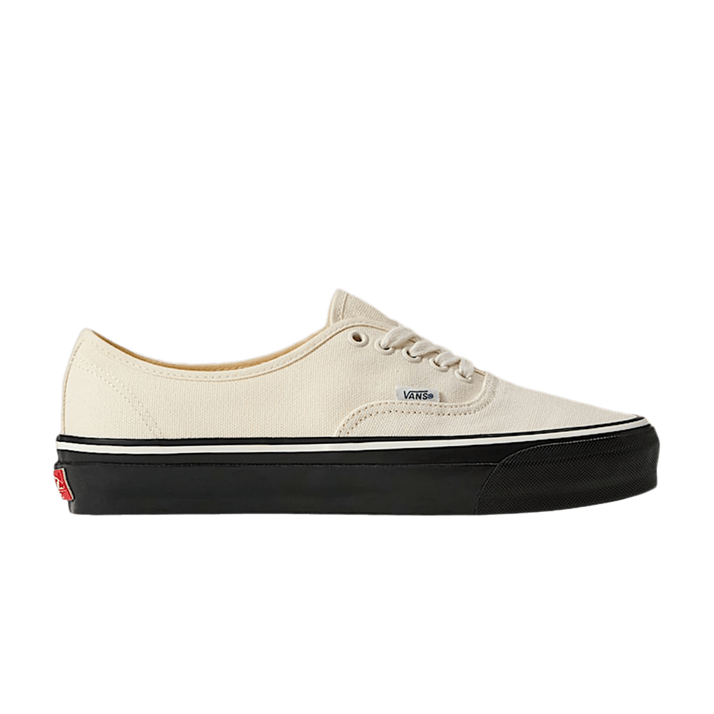 authentic-44-lx-white-black-vn000ebnyb2