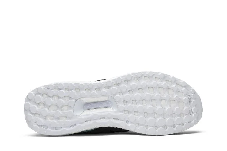 Krossovki-Parley-x-adidas-UltraBoost-4.0-3