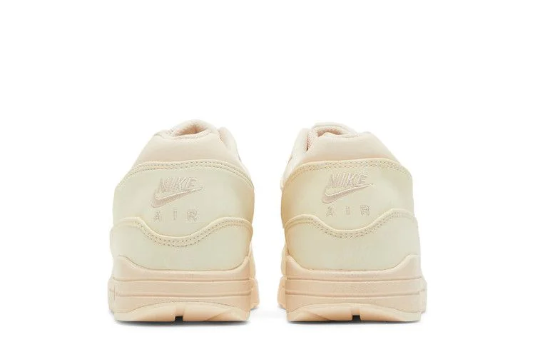 Кроссовки Nike Wmns Air Max 1 LX 'Guava Ice'