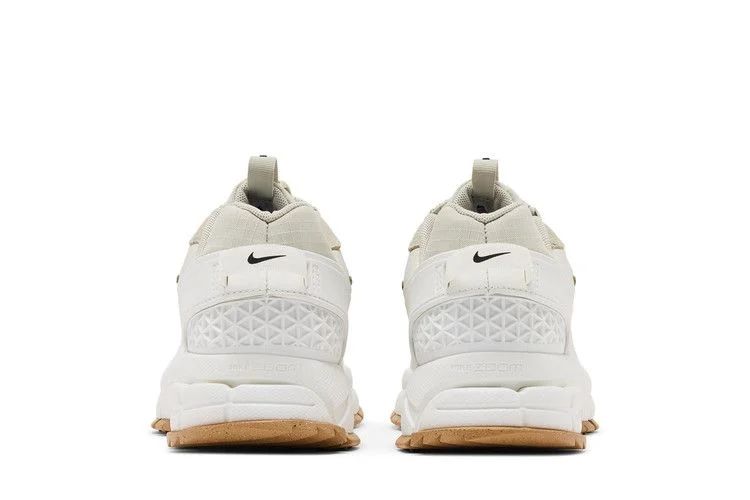 Кроссовки Nike Wmns Zoom Vomero 5 Roam Winterized 'Sail Light Stone Gum'