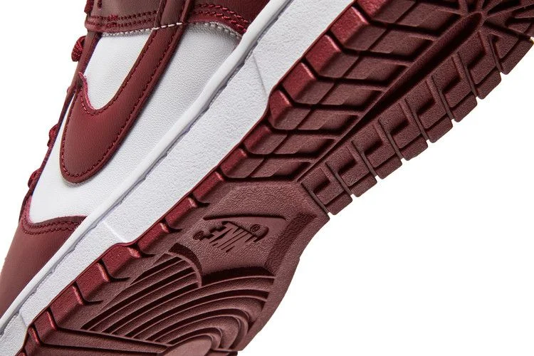 Krossovki-Nike-Dunk-Low-Team-Red-8