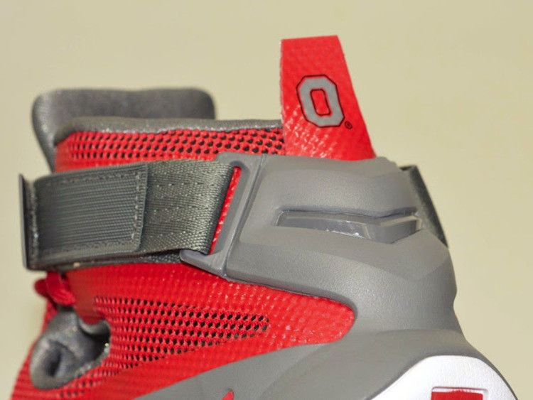 lebron-soldier-9-premium-ohio-state-buckeyes-749490-601_03