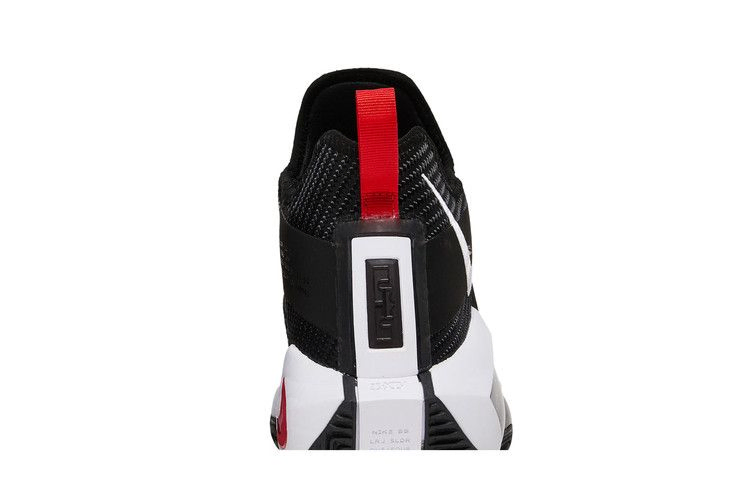 lebron-soldier-14-black-white-ck6024-002_06