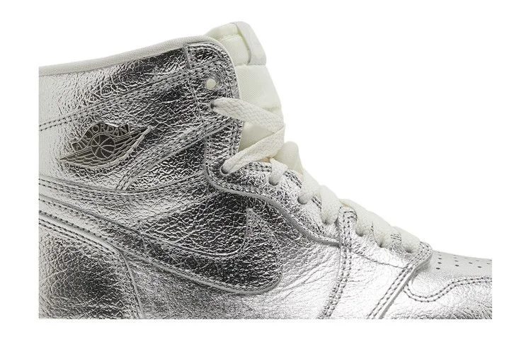 Krossovki-Wmns-Air-Jordan-1-Retro-High-OG-Chrome-1