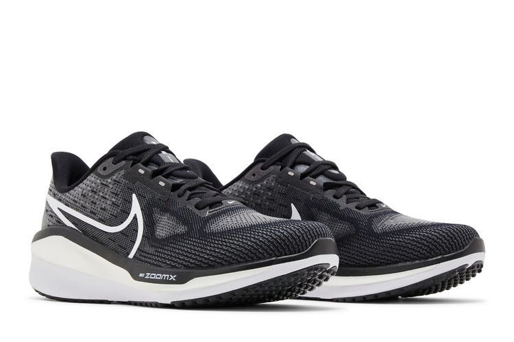 air-zoom-vomero-17-black-white-fb1309-004_07