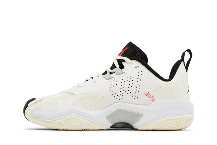 Krossovki-Air-Jordan-One-Take-4-Sail-Black-2