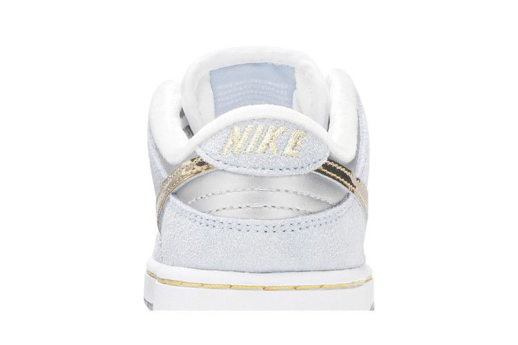 Кроссовки Sean Cliver x Nike Dunk Low SB PS 'Holiday Special'