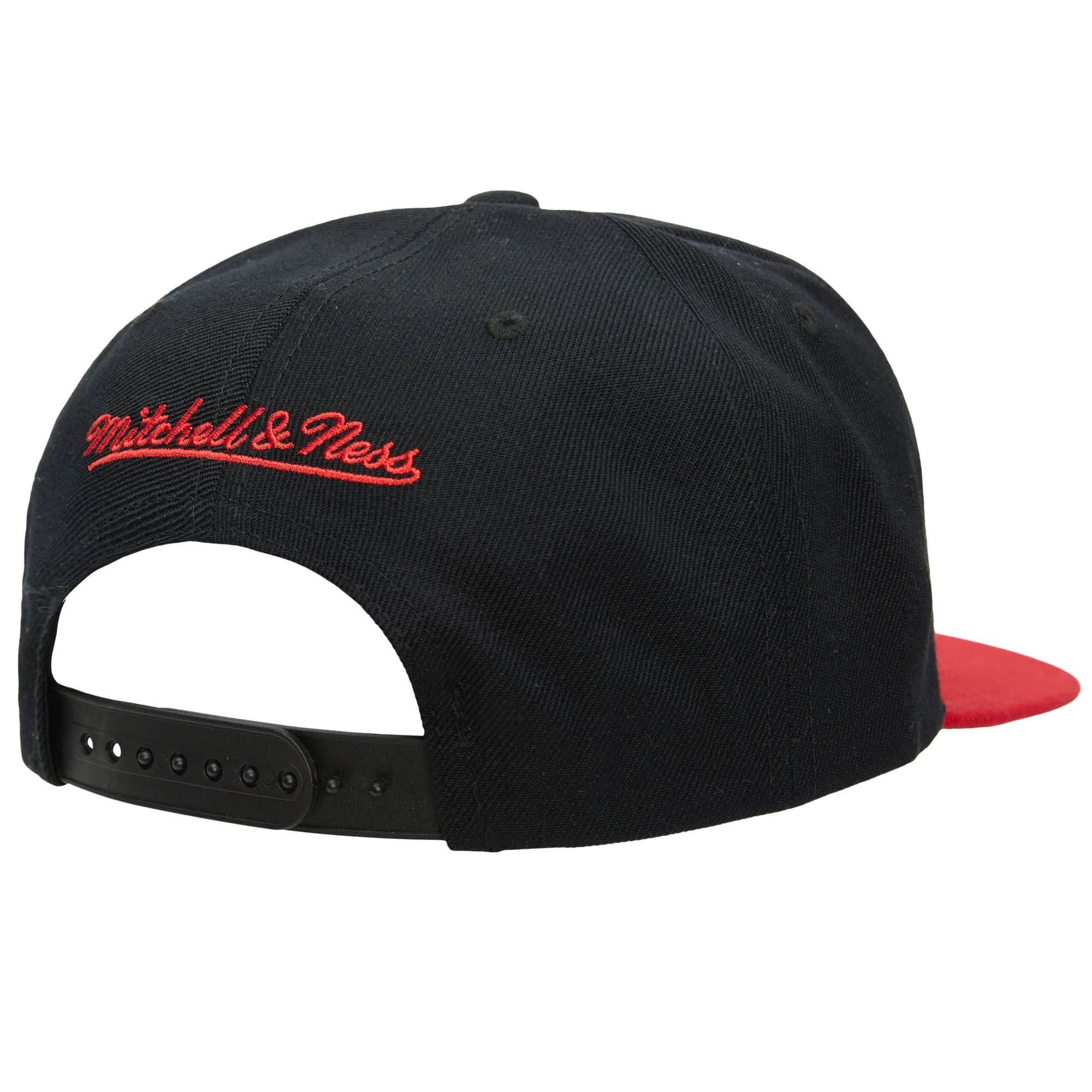Mitchell-Ness-Team-Script-2.0-Snapback-HWC-Houston-Rockets-Hat-1