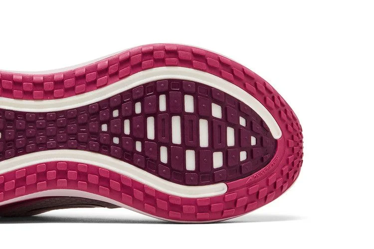 Кроссовки Nike Wmns Vomero Plus 'Silt Red Sweet Beet'