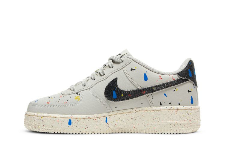 air-force-1-lv8-3-gs-paint-splatter-light-bone-dj2598-001_02