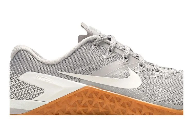 Krossovki-Nike-Metcon-4-Atmosohere-Grey-1