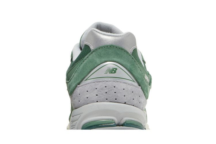 Кроссовки New Balance 2002R 'Jade Silver Metallic'