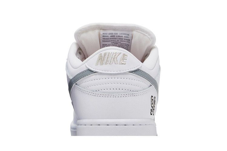 Кроссовки Supreme x Nike Dunk Low SB 'White Metallic Silver'