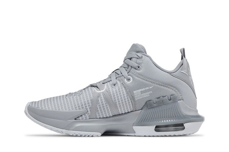 lebron-witness-7-tb-wolf-grey-dz3299-002_02
