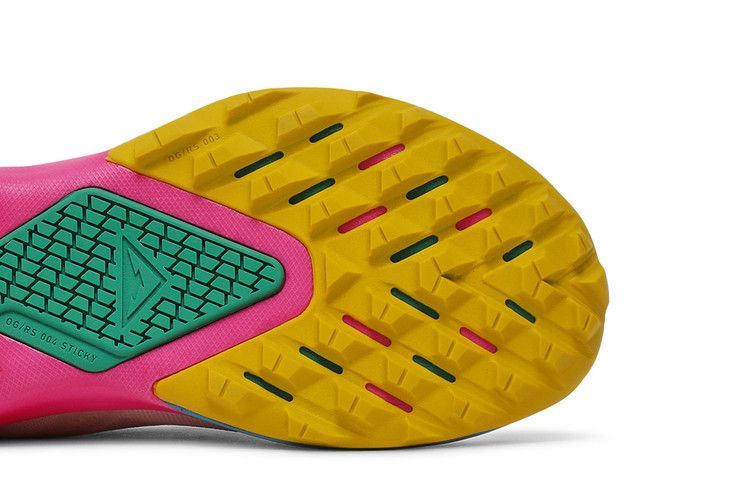 air-zoom-terra-kiger-5-light-orewood-pink-aq2219-100_04