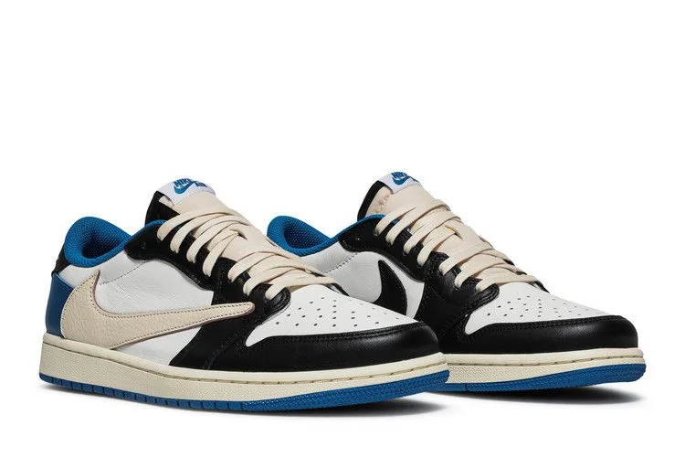 Krossovki-Fragment-Design-x-Travis-Scott-x-Air-Jordan-1-Retro-Low-7