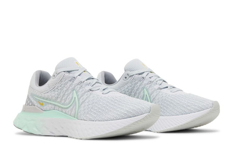 wmns-react-infinity-run-flyknit-3-pure-platinum-mint-foam-dd3024-007_07
