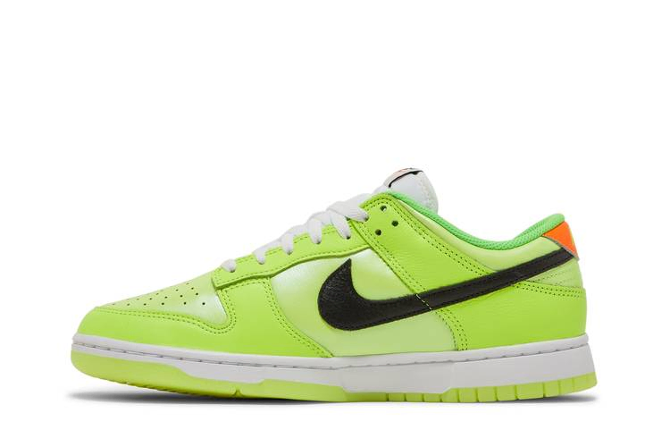 dunk-low-se-glow-in-the-dark-fj4610-702_02