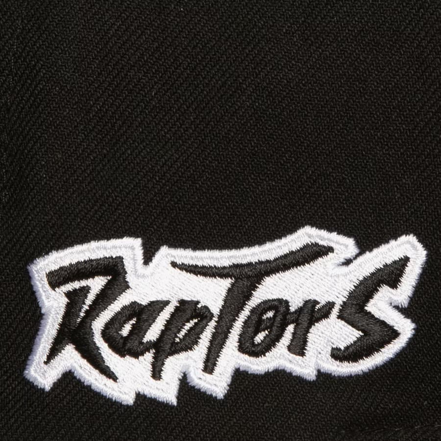 Бейсболка Mitchell & Ness Black White Toronto Raptors Hardwood Classics Evergreen OG Snapback Hat