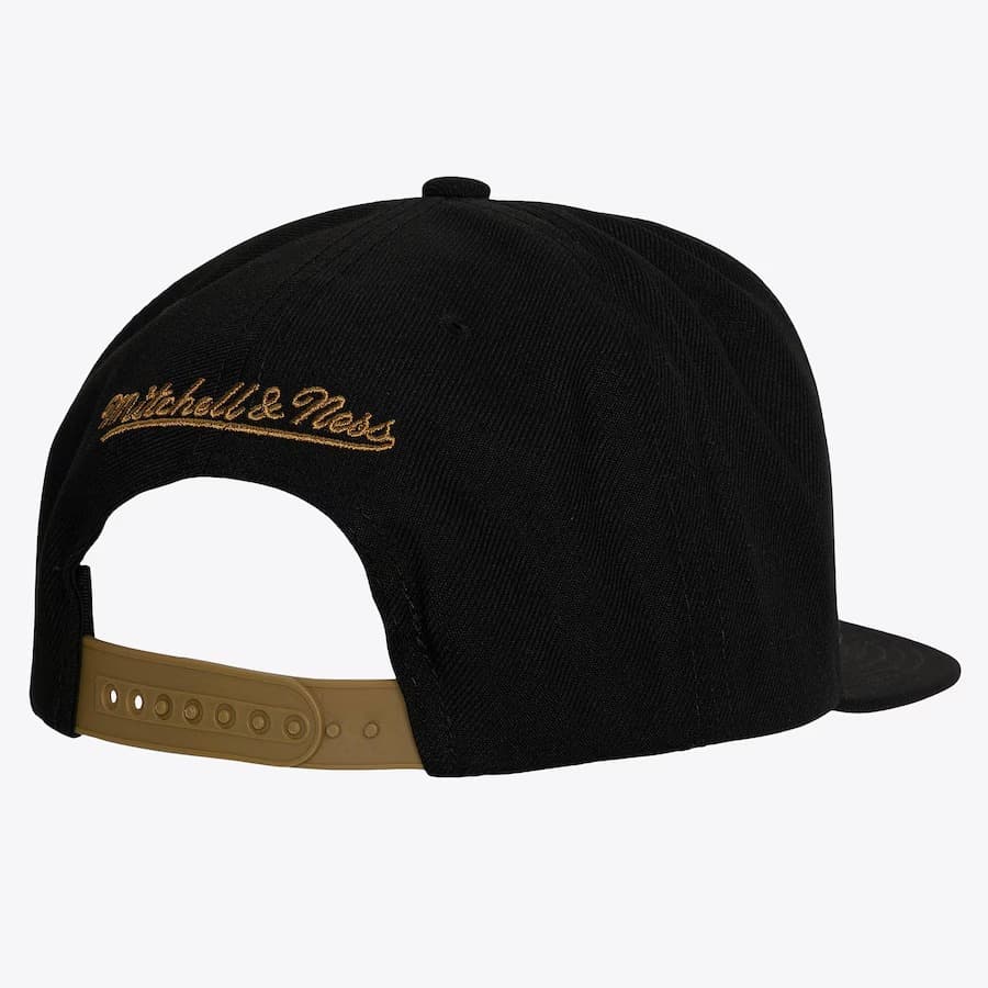 Бейсболка Mitchell & Ness Black Vegas Golden Knights Retro Lock Up Snapback Hat