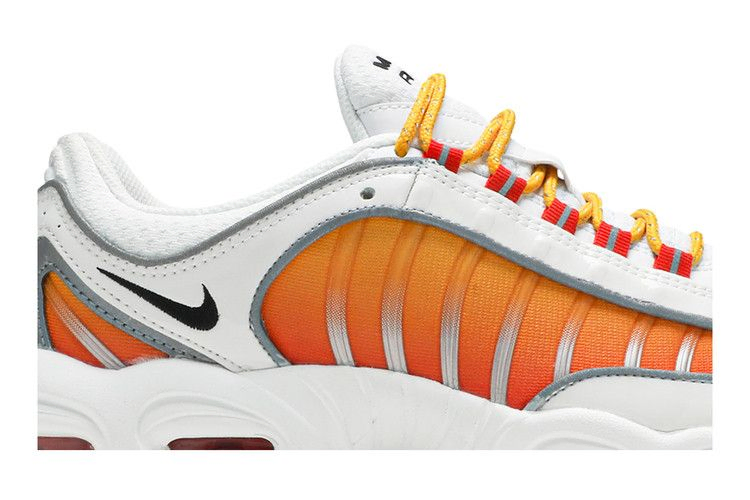 Кроссовки Nike Wmns Air Max Tailwind 4 NRG 'White University Gold'