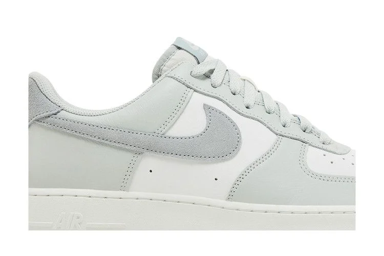 Кроссовки Nike Air Force 1 '07 LV8 'Light Silver Pumice'