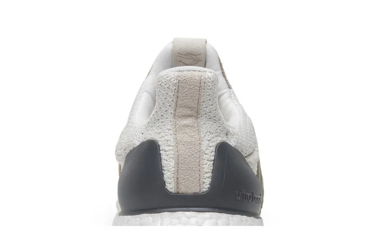 Krossovki-Sneakersnstuff-x-Social-Status-x-adidas-UltraBoost-Lux-Vintage-White-6