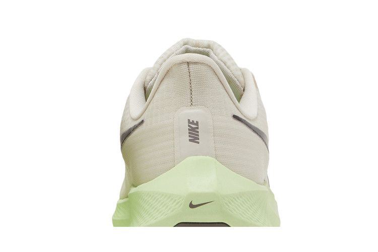 Кроссовки Nike Air Zoom Pegasus 39 'Red Plum Volt'