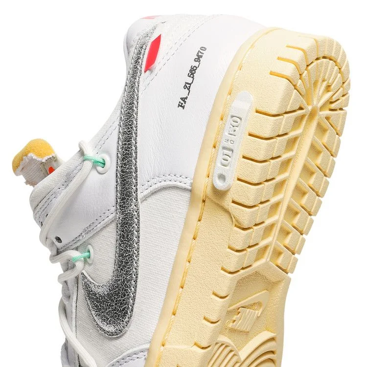 Krossovki-Off-White-x-Nike-Dunk-Low-Lot-01-of-50-9