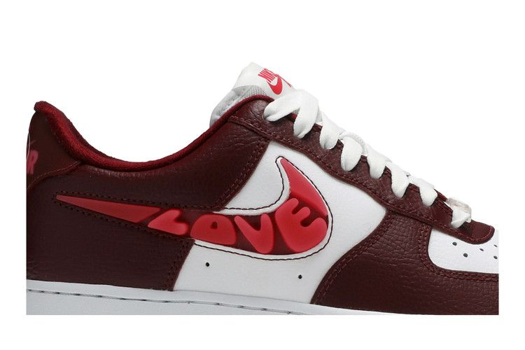 Кроссовки Nike Wmns Air Force 1 '07 SE 'Love For All - Team Red'