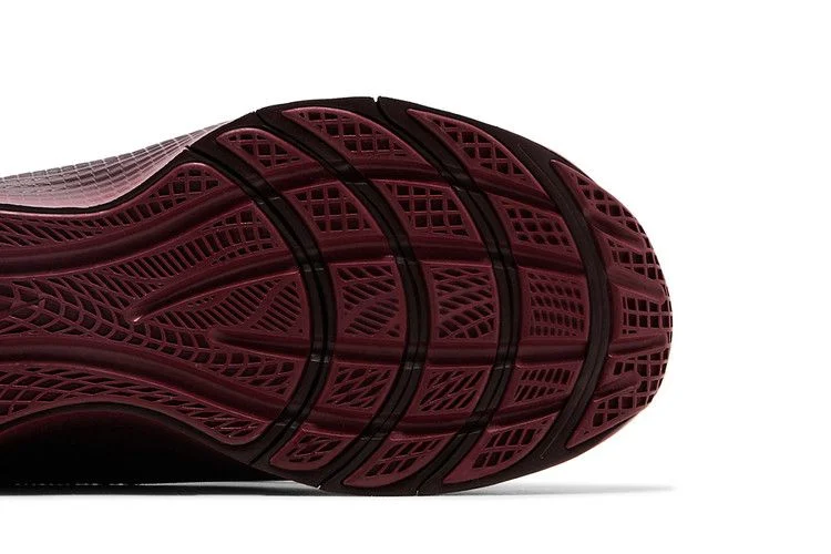 Krossovki-Nike-LeBron-TR-1-Burgundy-Crush-4