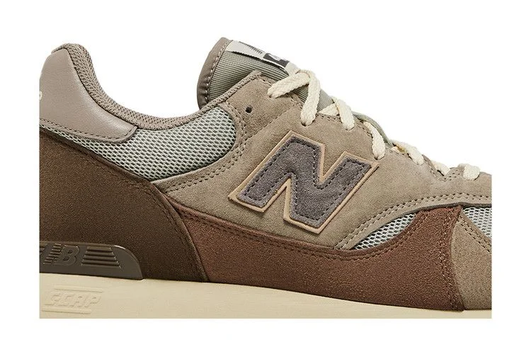 Krossovki-AURALEE-x-New-Balance-475-London-Fog-1