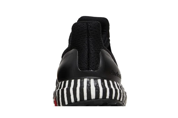 Krossovki-Adidas-UltraBoost-Striped-Boost-6