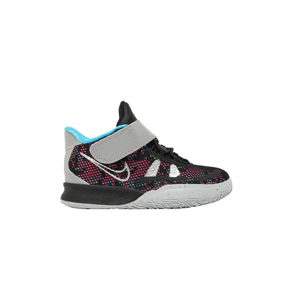 Krossovki-Nike-Kyrie-7-TD-Pixel-Camo