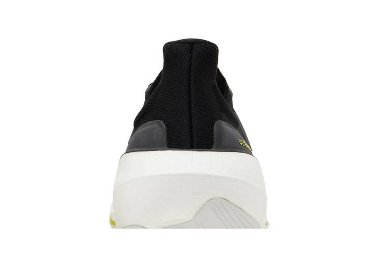 Кроссовки adidas UltraBoost Light 'Core Black'