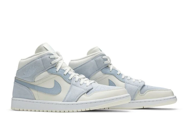 Krossovki-Air-Jordan-1-Mid-SE-Sail-Light-Blue-7