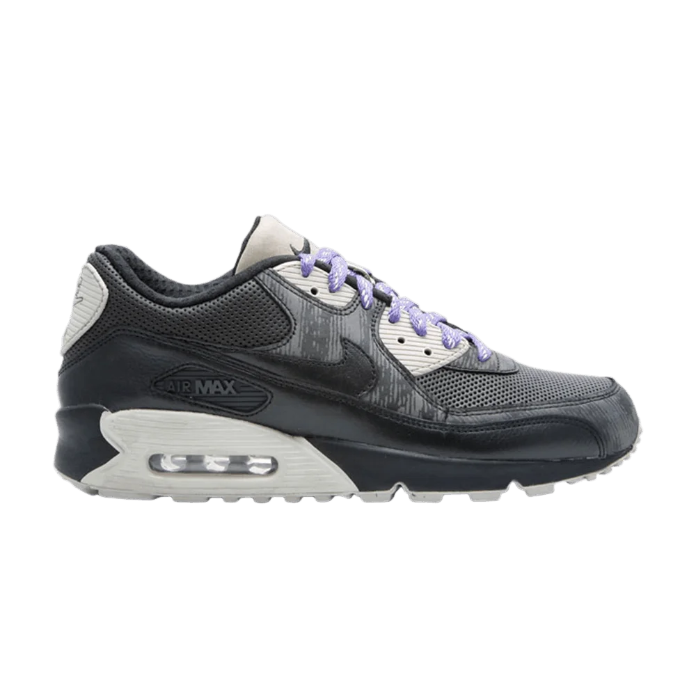 Krossovki-Nike-Air-Max-90-Premium-Tech-Pack