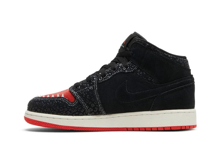 Кроссовки Air Jordan 1 Mid SE GS 'SiEMPRE Familia'