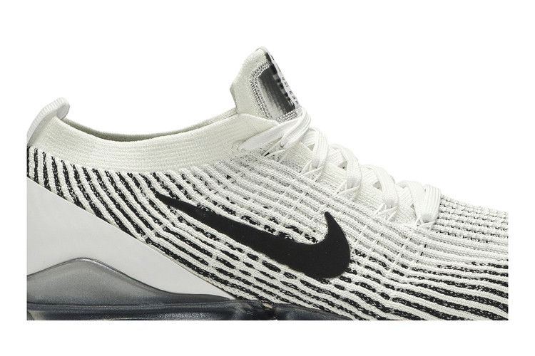 Кроссовки Nike Air VaporMax Flyknit 3 'Zebra'
