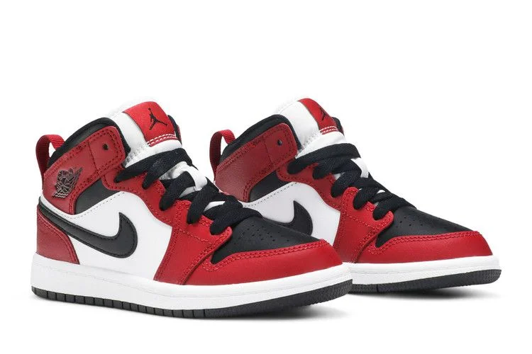 Krossovki-Air-Jordan-1-Mid-PS-Chicago-Black-Toe-7