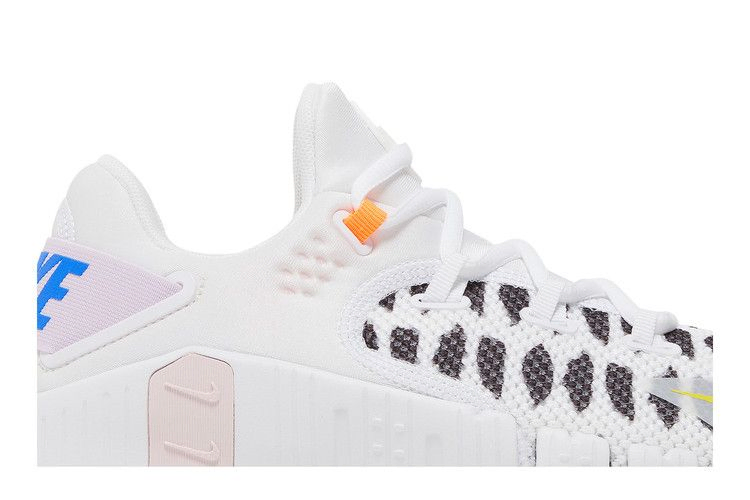 wmns-metcon-4-printed-white-black-dj4310-074_01