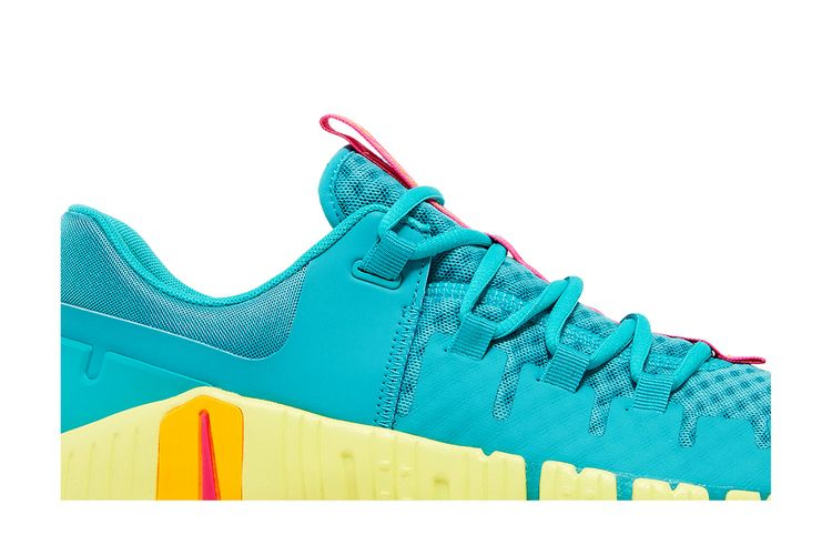 Кроссовки Nike Free Metcon 5 'Dusty Cactus Fierce Pink'
