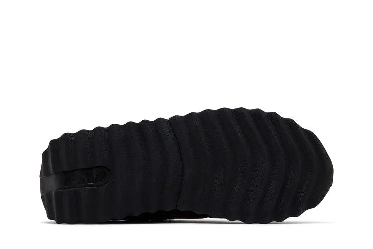 Krossovki-Nike-Air-Max-Dawn-Black-University-Red-3