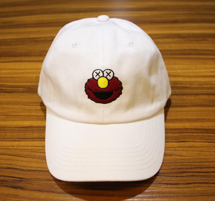 Bejsbolka-KAWS-x-Sesame-Street-1-9