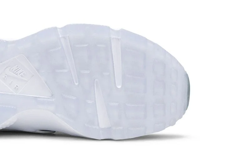 Krossovki-Nike-Air-Huarache-iD-4