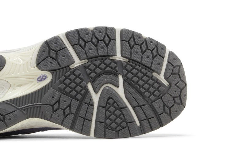 Кроссовки New Balance 2002R Big Kid 'Astral Purple'