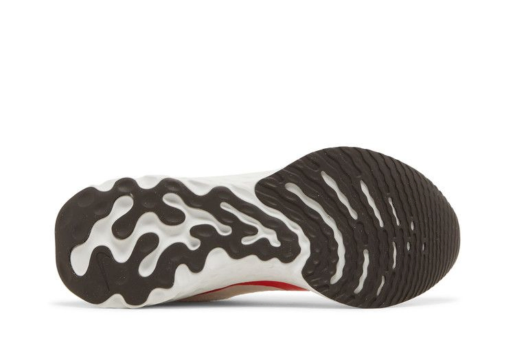 react-infinity-run-flyknit-3-white-light-crimson-dz3014-100_03