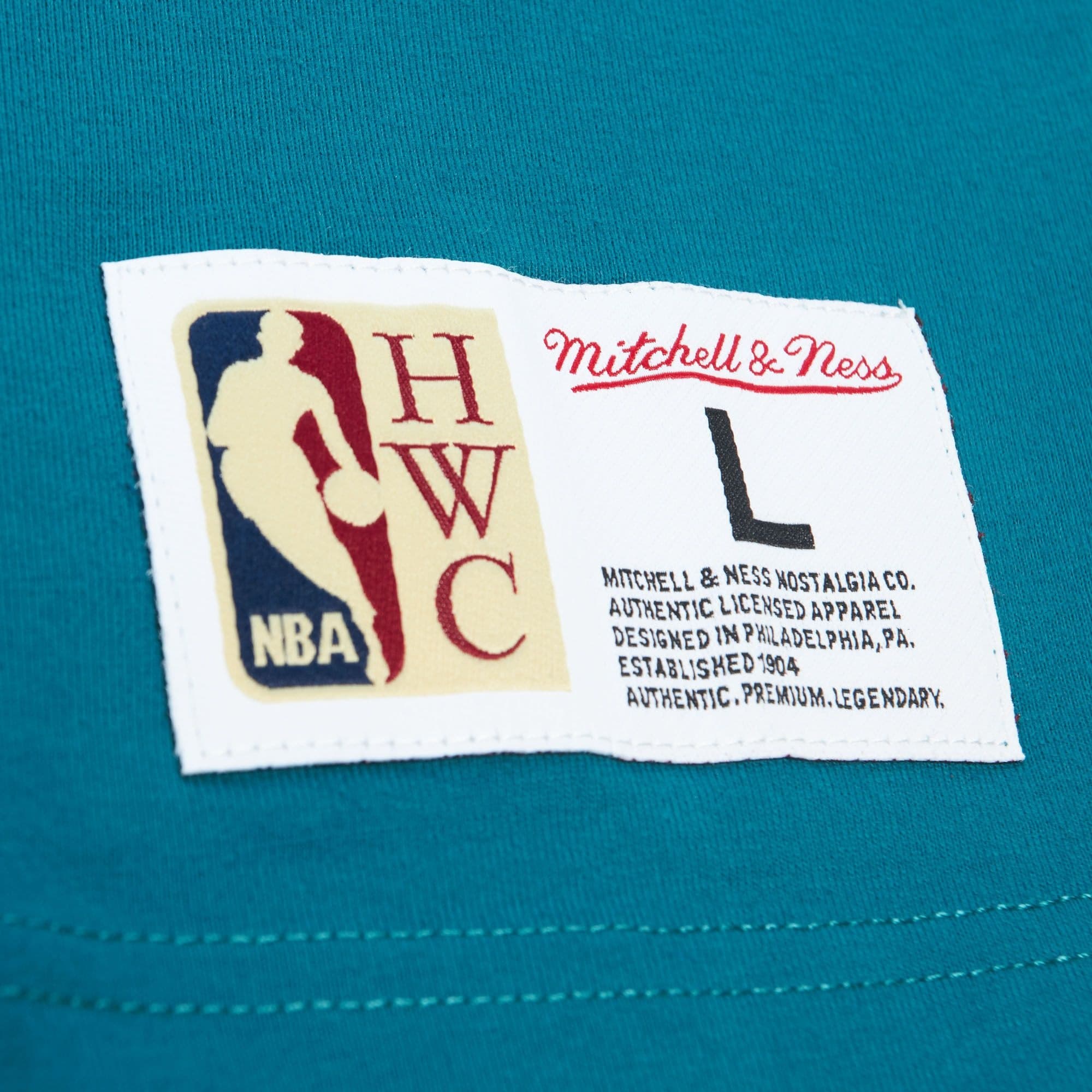 Mitchell-Ness-Premium-Pocket-Detroit-Pistons-T-Shirt-3