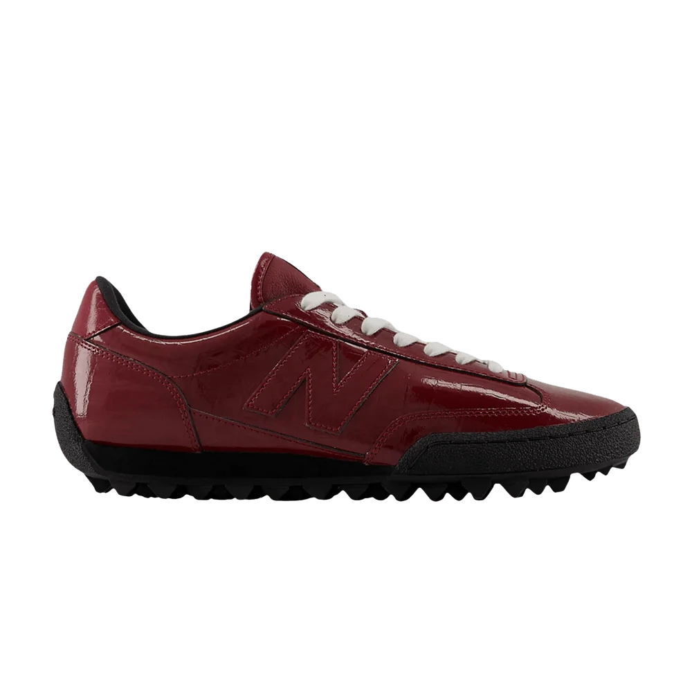 Krossovki-New-Balance-Gator-Run-Shadow-Red