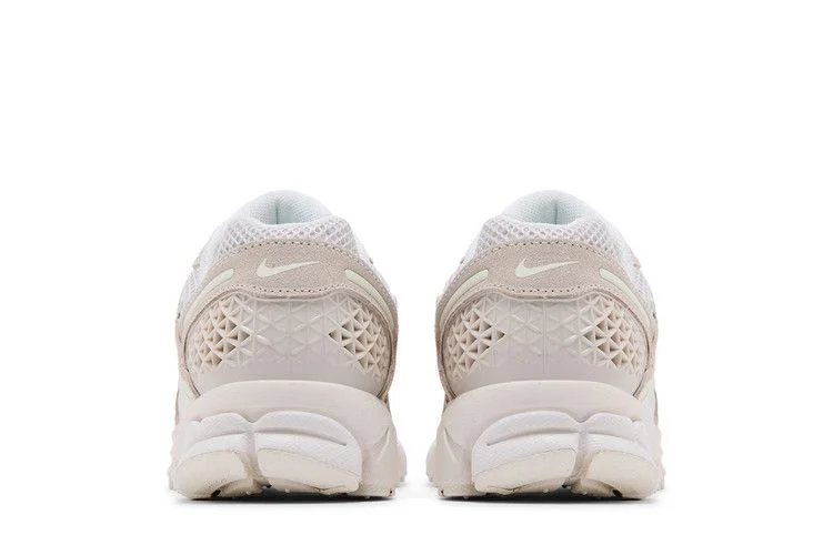 Кроссовки Nike Wmns Zoom Vomero 5 'Phantom/Light Bone/Sail'